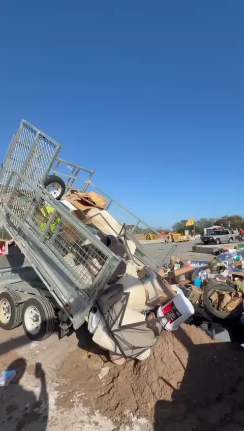 No Junk Perth completing a rubbish disposal job